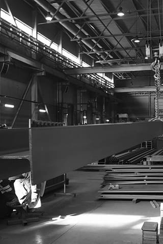 Lagerhalle mit Eisenproduktion und Stahlträger
